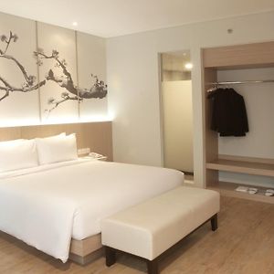 Hotel Santika Mega City Bekasi